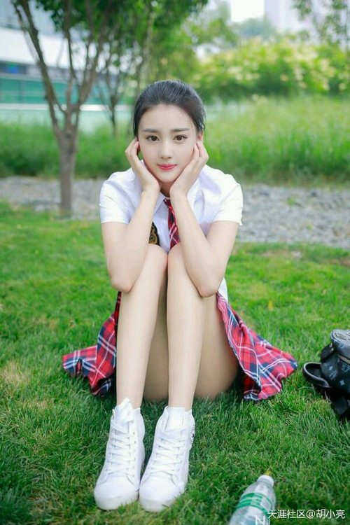 九游网页版官网入口-_创意比赛：结合舞蹈元素的网球表演赛火热上演_，健身网球舞