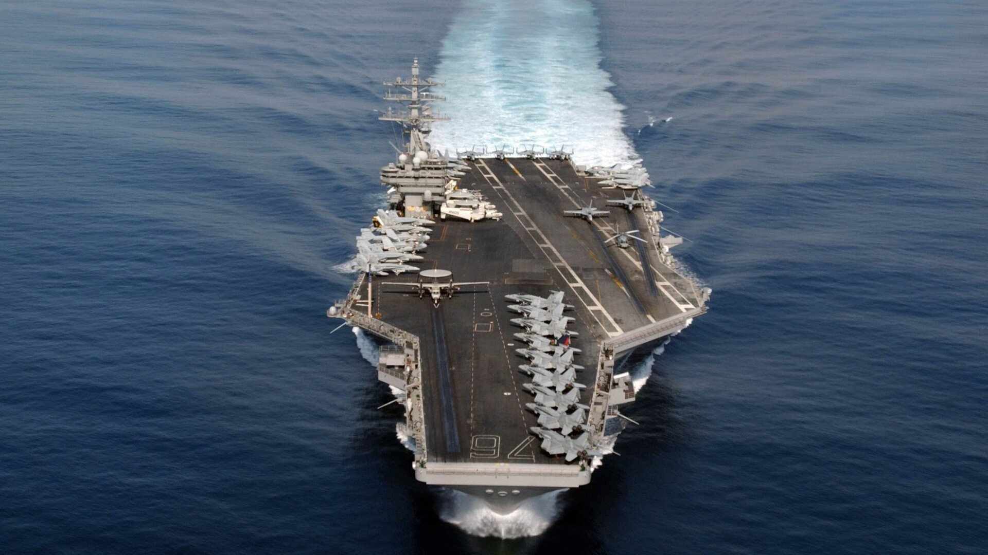 季后赛逆袭:库里在第二轮连续击出多记“远射”,库里首次季后赛