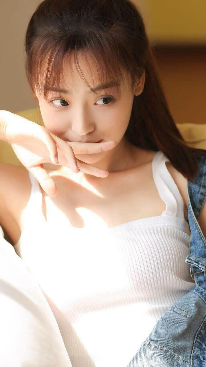 季后赛逆袭:库里在第二轮连续击出多记“远射”,库里首次季后赛