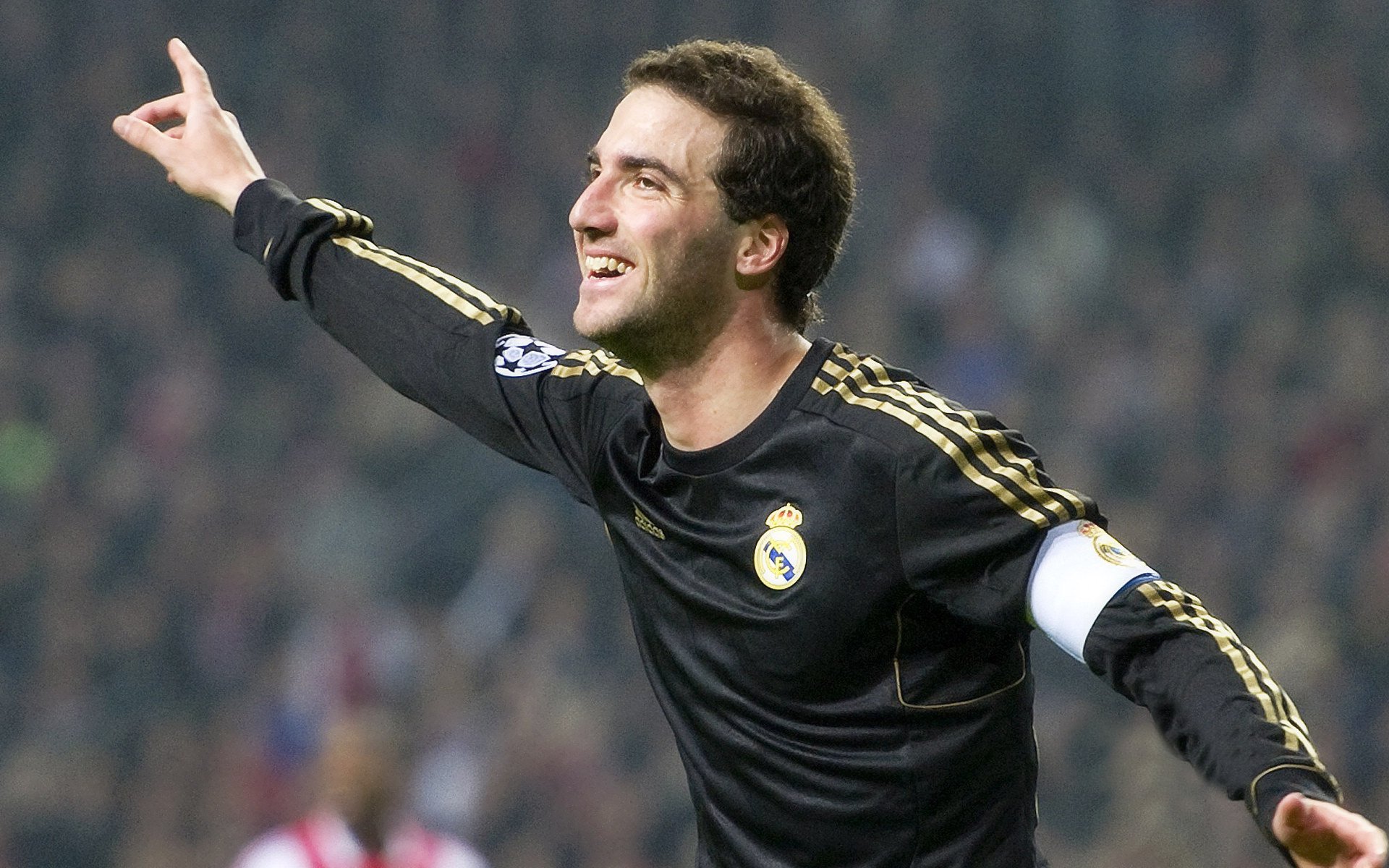 九游9游-电竞行业与青少年：如何引导青少年健康游戏，青少年应该如何对待电子游戏标题