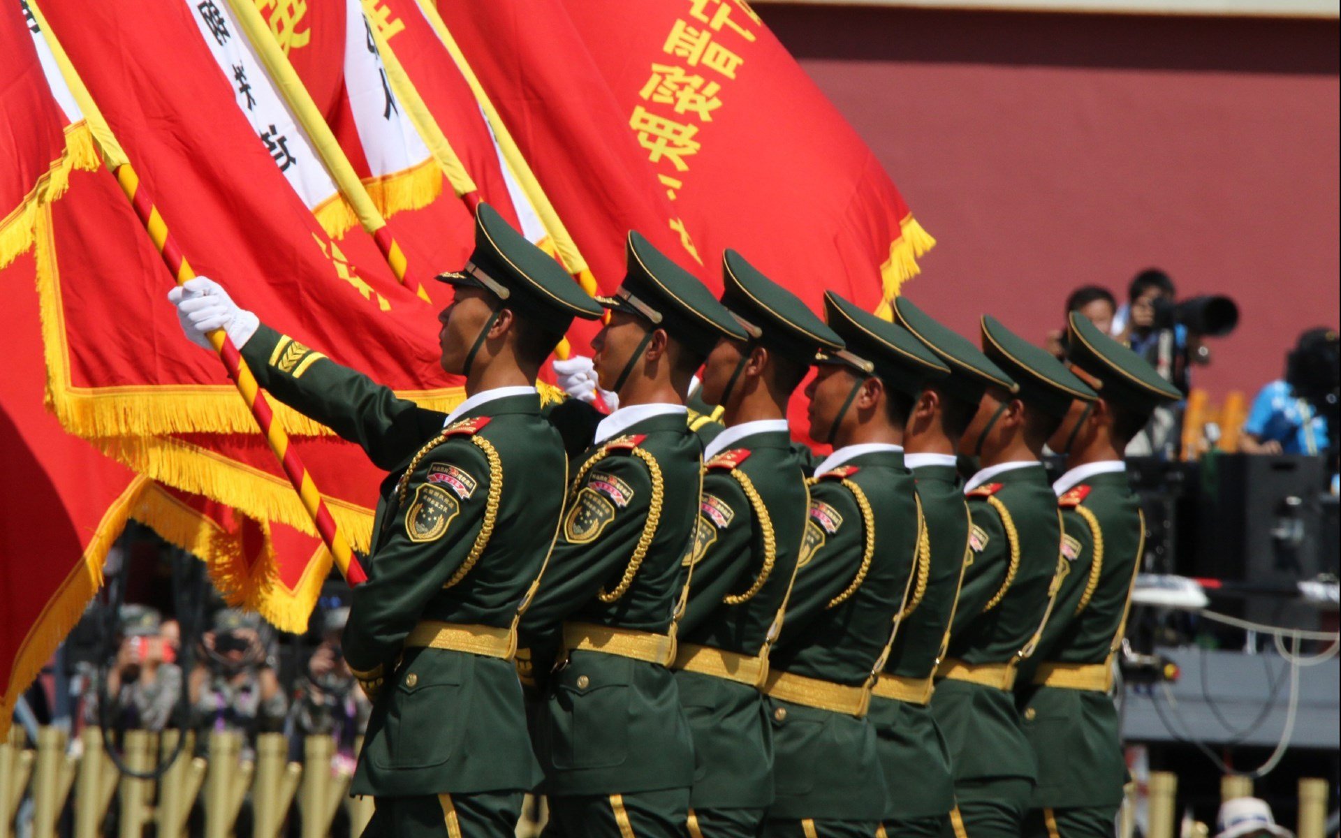 追求极致:赛车悬挂系统的创新探索,赛车后悬挂 是不是独立