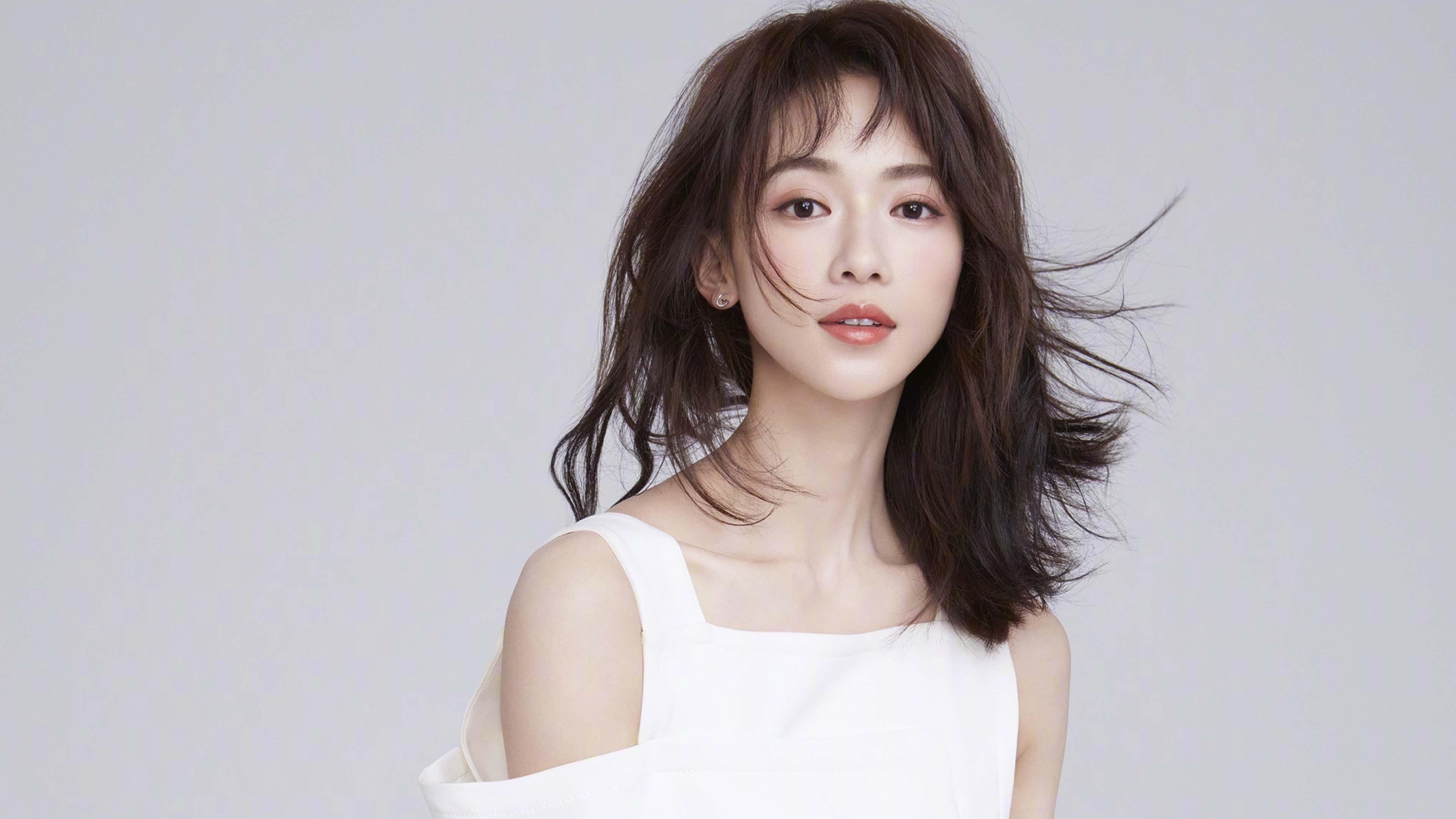 都灵运用背身点结合持续渗透防线